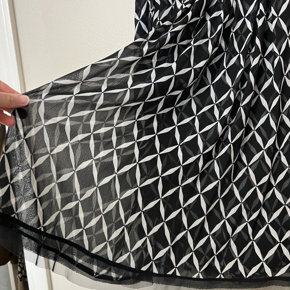 White House Black Market Black and White Geometric minimalist Midi A-Line Skirt - Picture 4 of 7